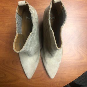 Mark Fisher LTD Oshay Pointed Toe Bootie, Cloud Suede